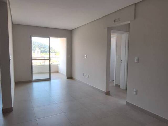 Apartamento para Venda em Navegantes - 3