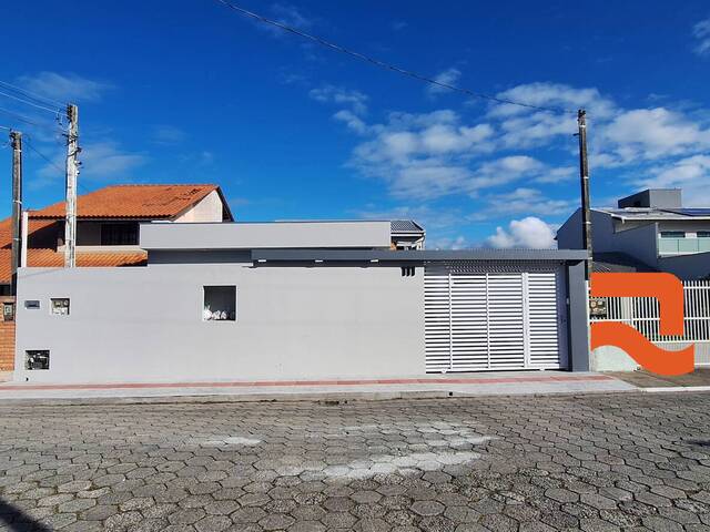 #481 - Casa para Venda em Navegantes - SC