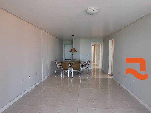 #492 - Apartamento para Venda em Navegantes - SC